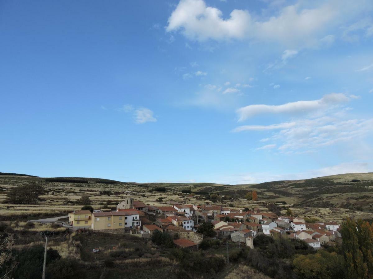 Casa Sierra De Gredos Casa de hóspedes Navasequilla Exterior foto